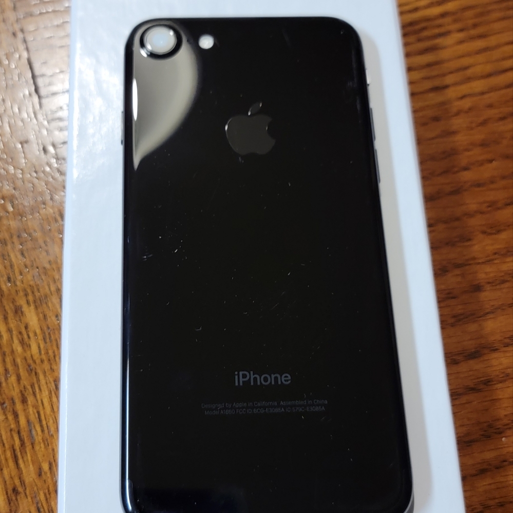 Iphone 7 series (unlocked) - Picture 2 of 2